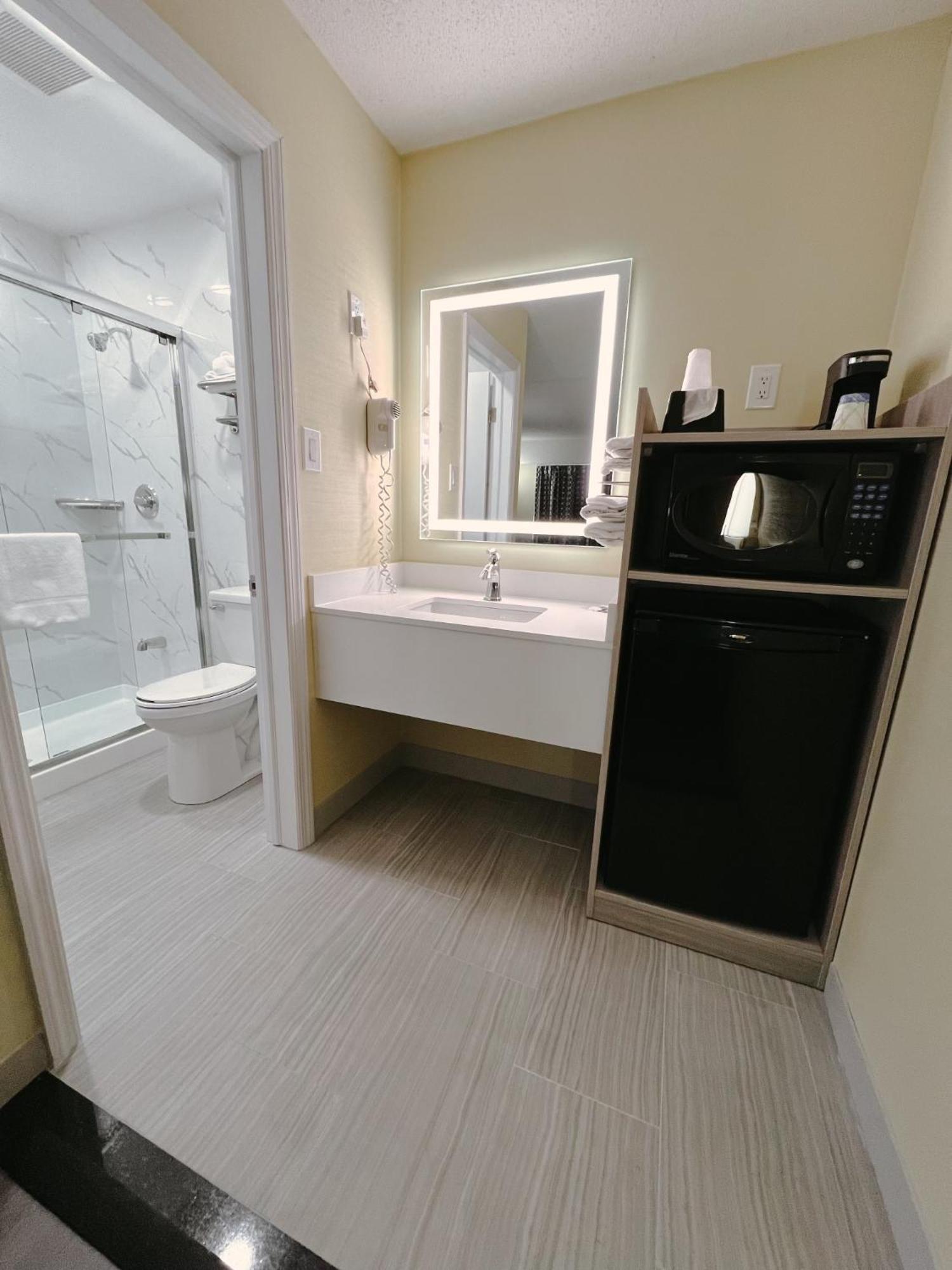 Travel Inn New Castle Airport Екстер'єр фото