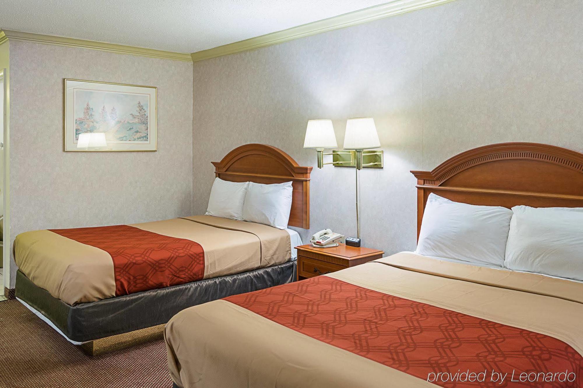 Travel Inn New Castle Airport Екстер'єр фото