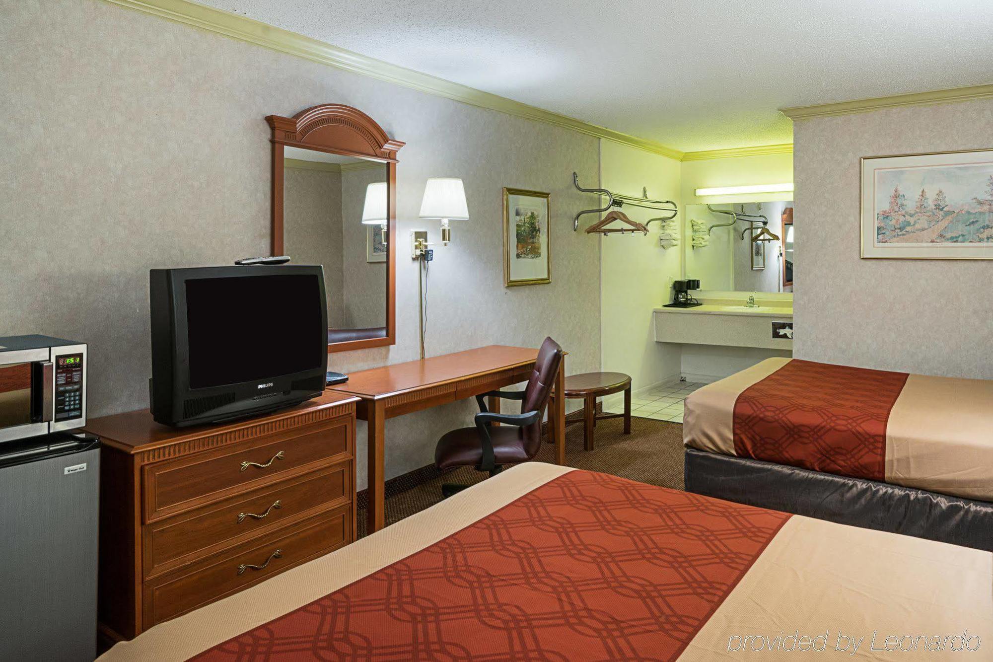 Travel Inn New Castle Airport Екстер'єр фото