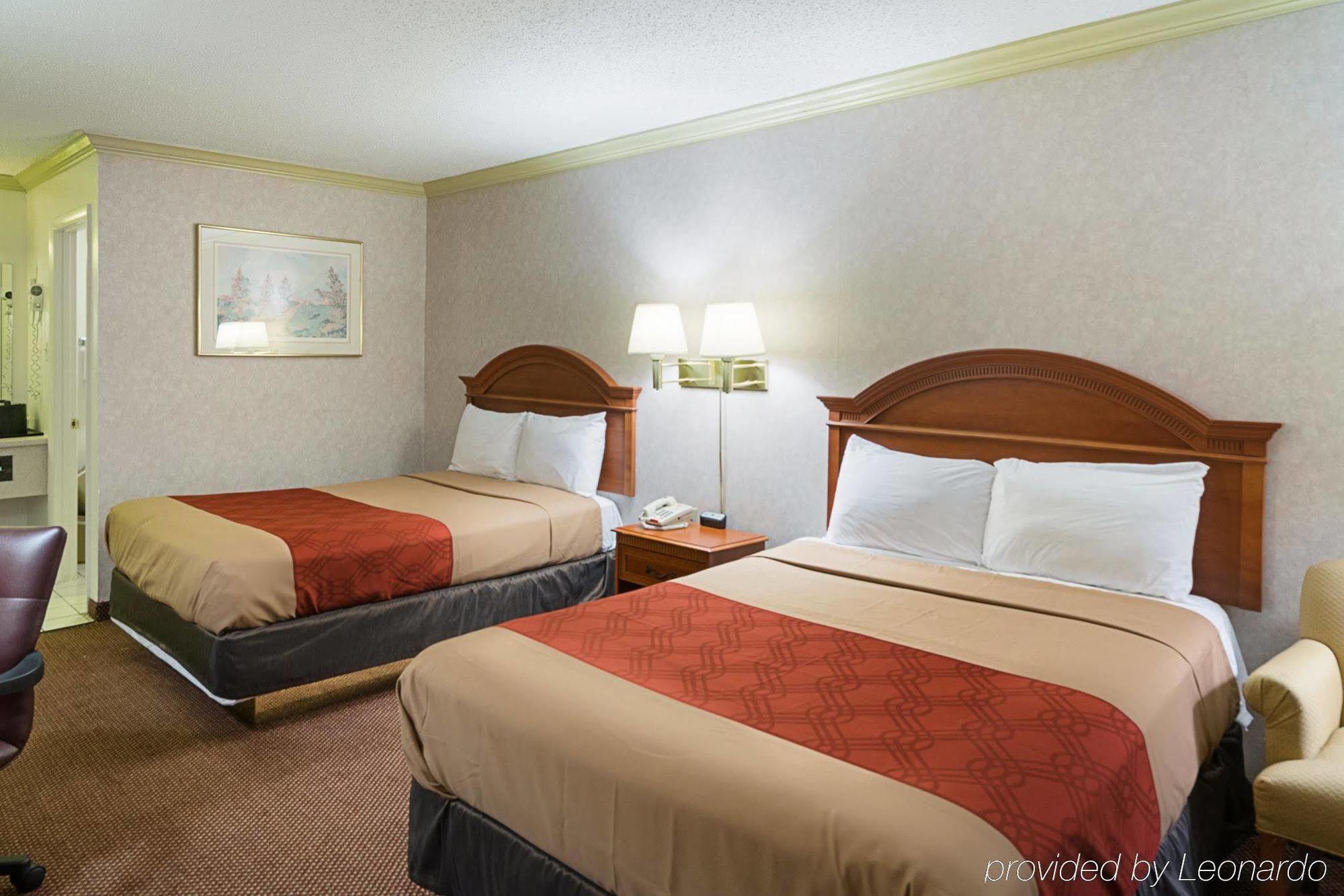 Travel Inn New Castle Airport Екстер'єр фото