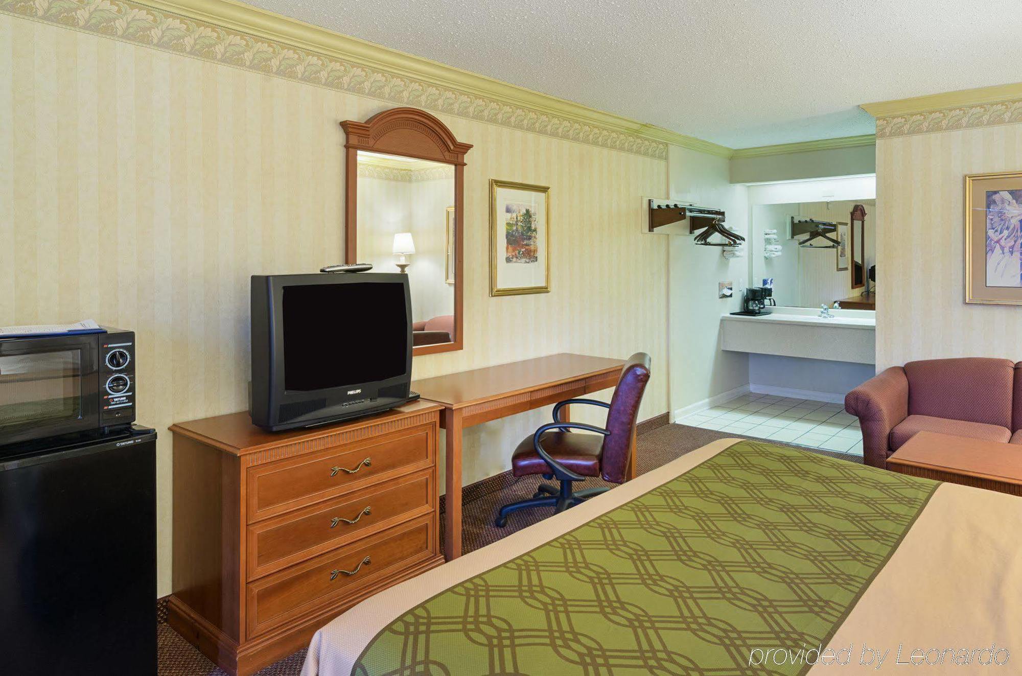 Travel Inn New Castle Airport Екстер'єр фото