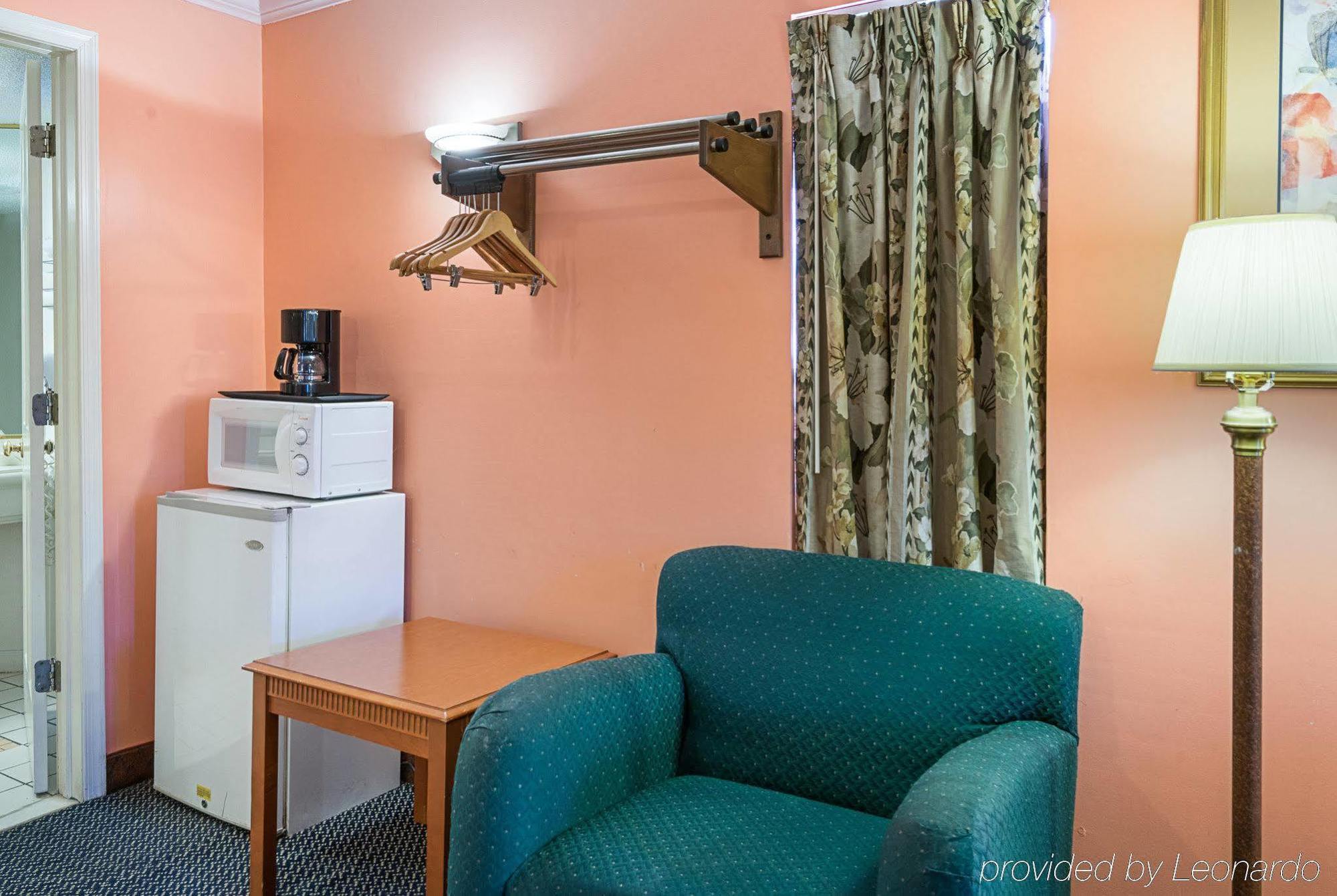 Travel Inn New Castle Airport Екстер'єр фото
